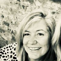 Richard & Tracey's Amazing Lake House