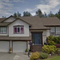 Suburban micro-farm by the sea