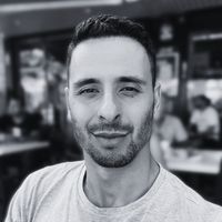 Henrique's private room