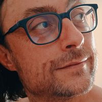 Florence 13-28 minute, private room (3 single beds) for women and children only