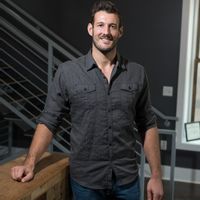 Modern Nashville Home w/ Rooftop Hot Tub & City Views–Walkable to Park & Café, 5 Mins to Downtown!