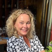 Andalusian townhouse with beautiful garden and sea view