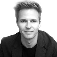 Light-filled house with garden close to the beach