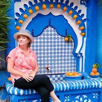 MARY's private room is in a great location Uptown, between Magazine Street and St Charles Avenue