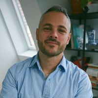 Cozy apt, old style A'dam building, top floor & roof terrace, quite area & super close 2 the center