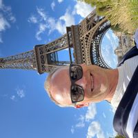 Private apartment close to city and airport metro