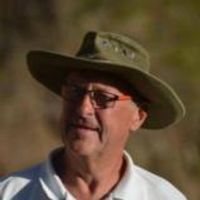 House with a view. The best on the coast. Direct access to the sandy beach. Large garden.