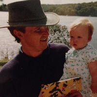 Cottage near surf and lake.