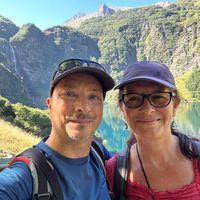 3 Bedroom apartment in Duglass Park, 2 min walk to train!