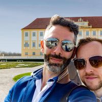 Beautiful Art Nouveau apartment with 3 cats near Schönbrunn Palace and subway U4